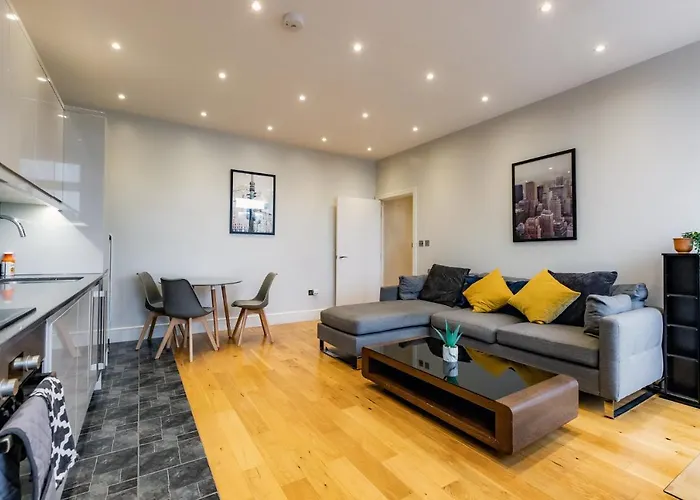 Thorpe Road 1 Bed Apartment With Parking