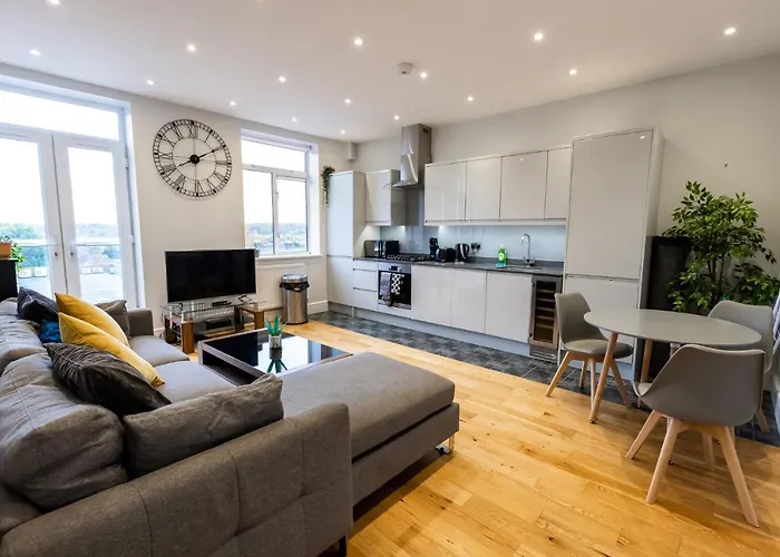 Thorpe Road 1 Bed Apartment With Parking