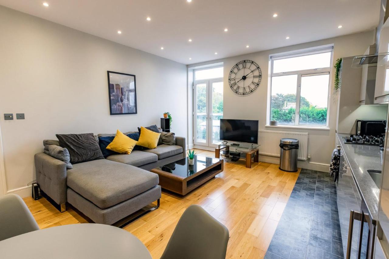 Thorpe Road 1 Bed With Parking Apartment *