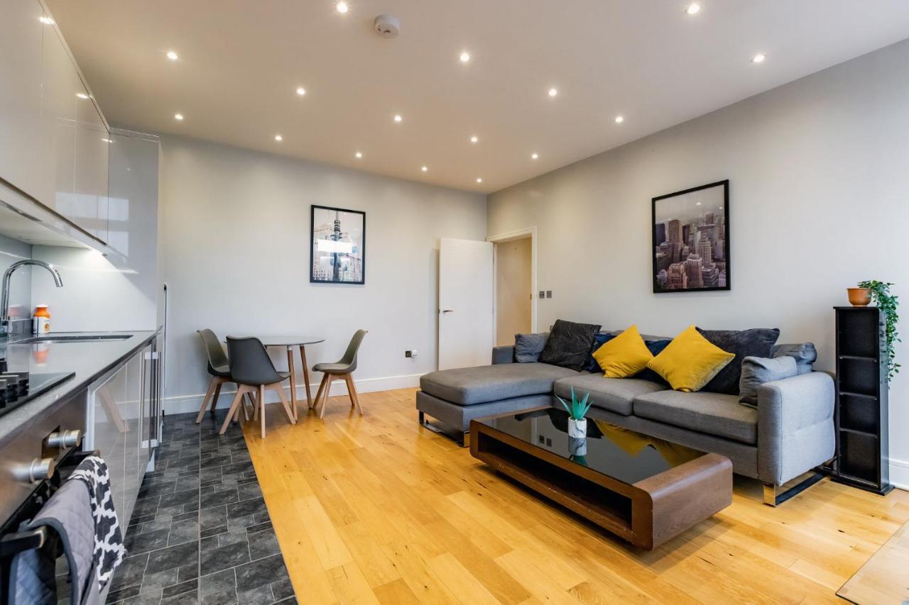 Thorpe Road 1 Bed With Parking Apartment *